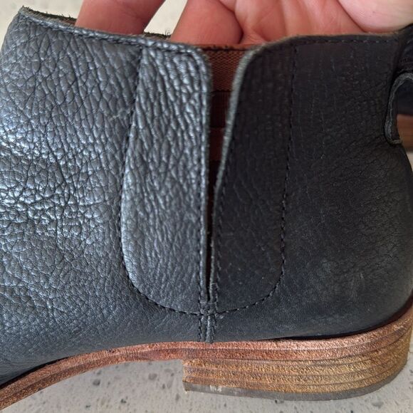 Kork-Ease Black Leather Women’s Ankle Boots Booties Slip On Low Heel Size 9M GUC - Picture 11 of 12